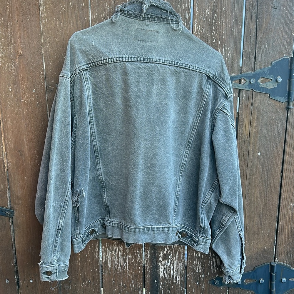 Levi's Vintage Thrashed Gray Denim Jacket - Picture 12 of 12